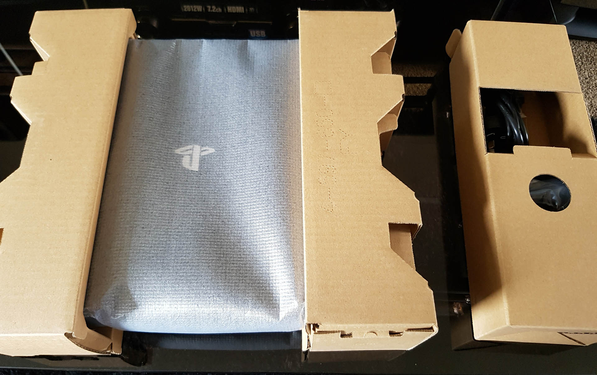 PlayStation 4: Unboxing the PS4 [Photos]