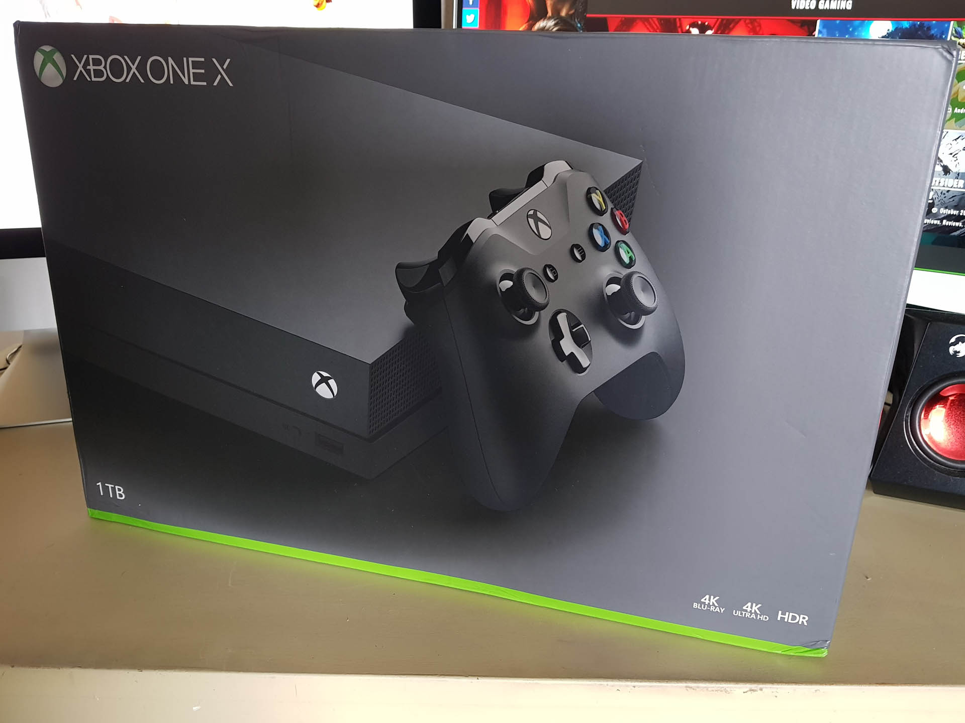 Xbox One X Unboxing – STG