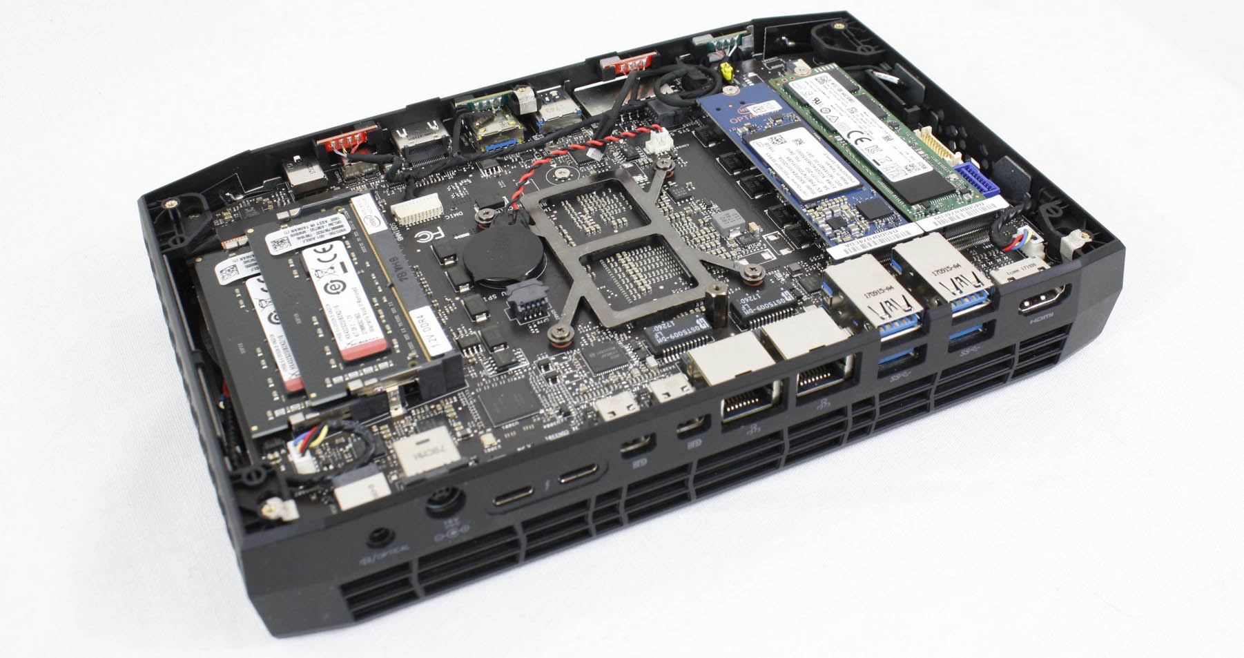 Intel Hades Canyon NUC