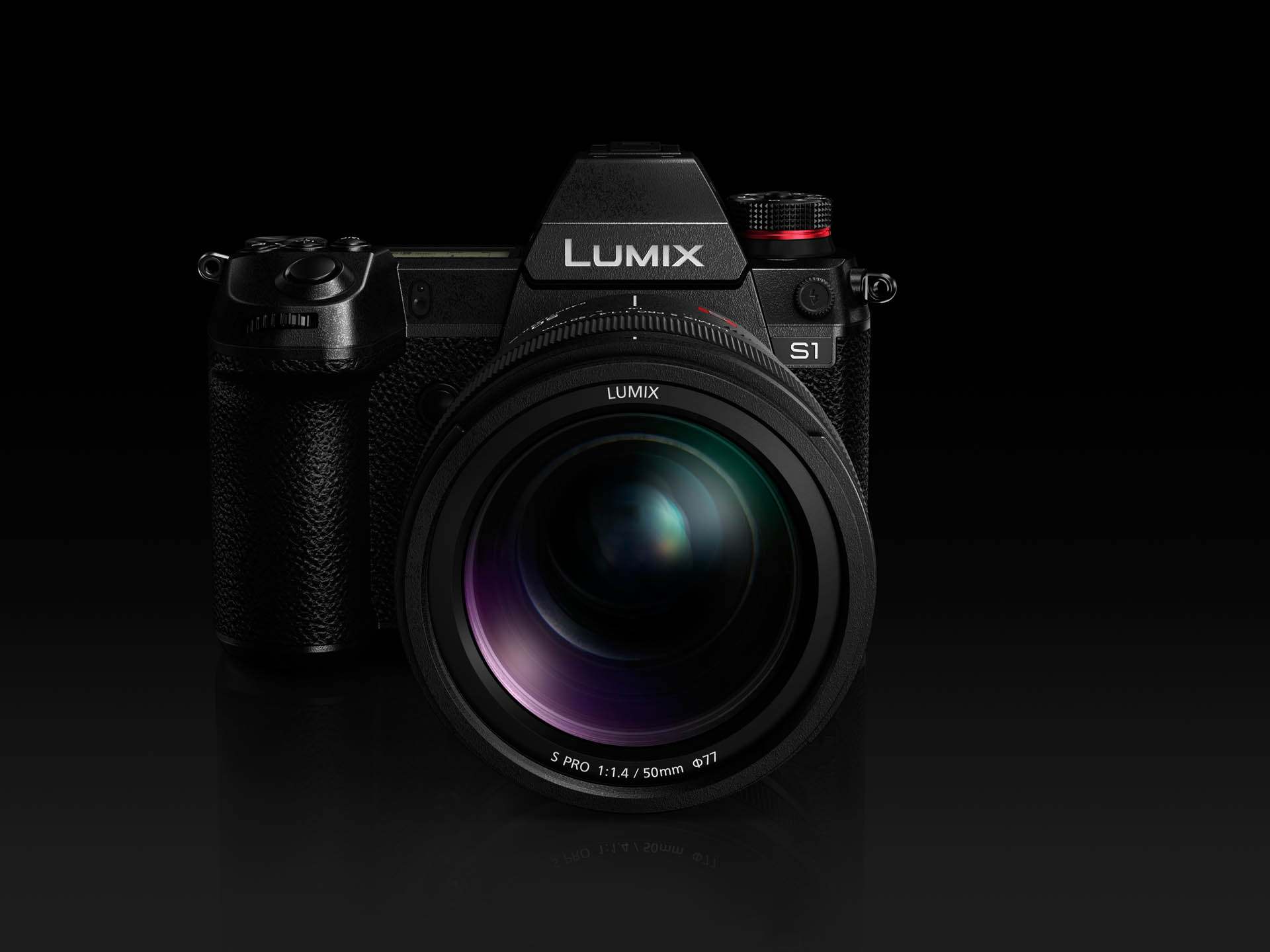 Panasonic LUMIX S1R and S1