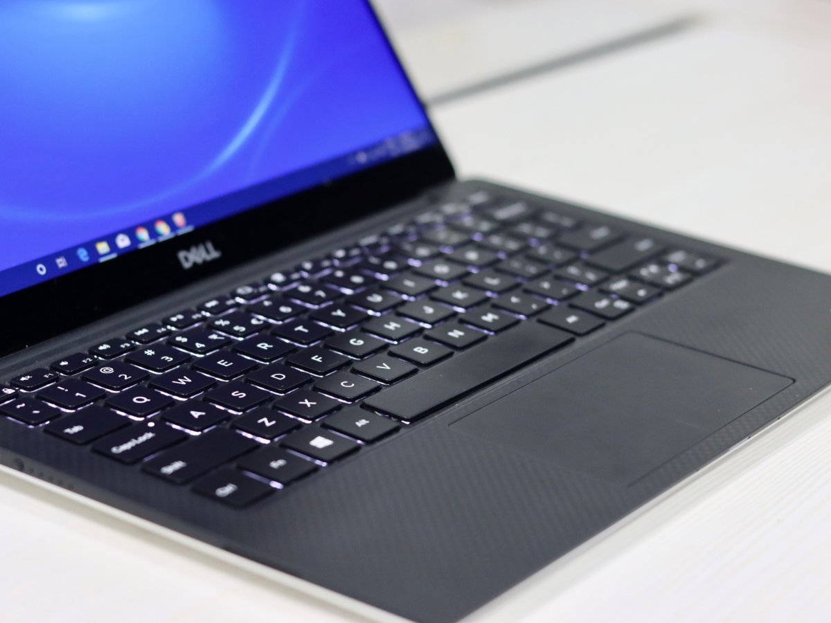 Dell XPS 13 inch 2019 Laptop