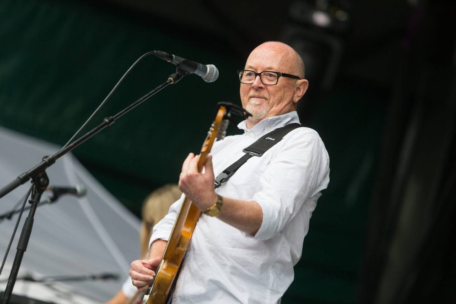 Dave Dobbyn Live