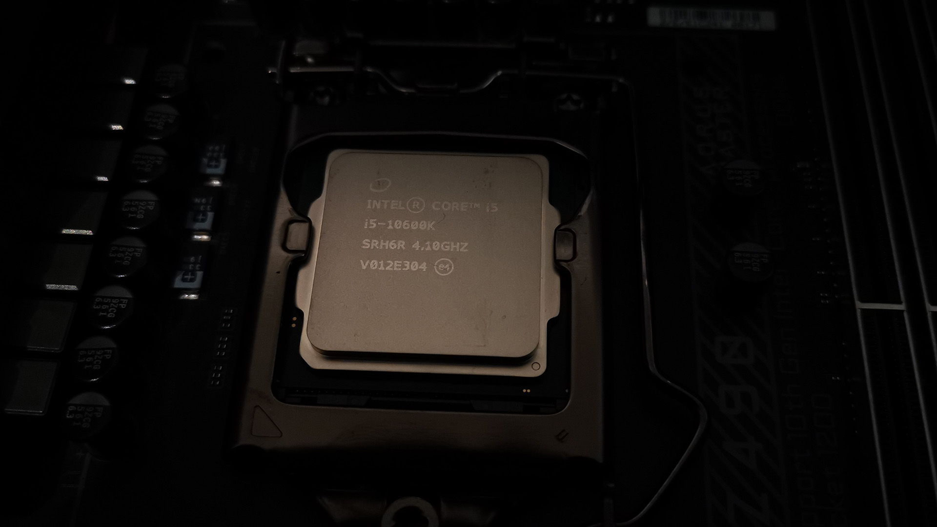 Intel i9 and i5 CPUs