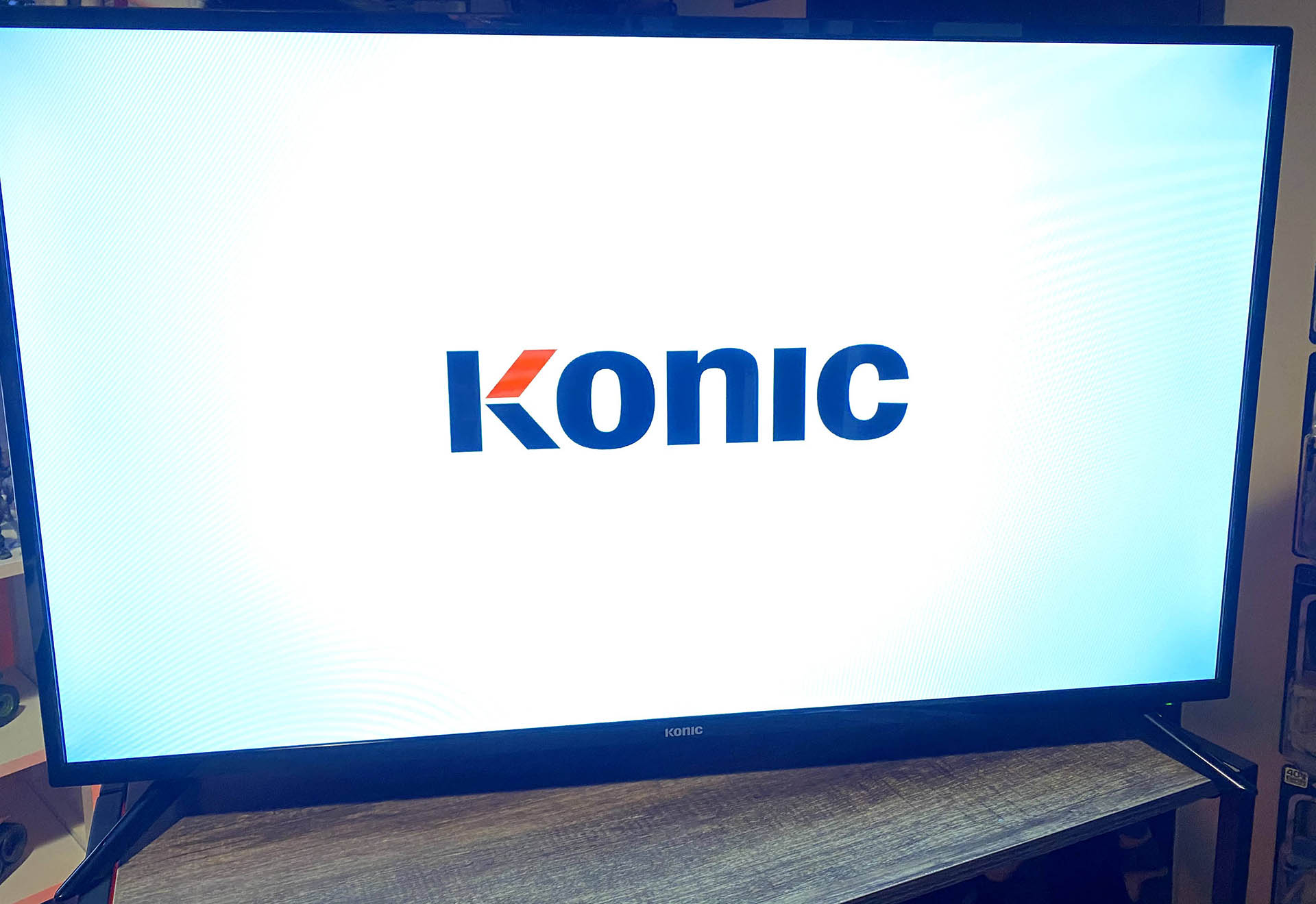 Konic 43 inch TV
