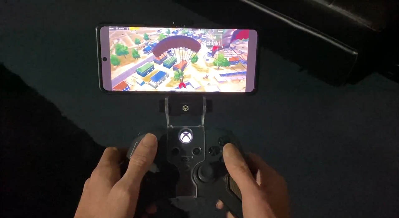 Gaming on a Galaxy Z Flip