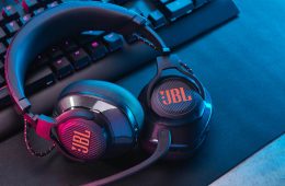 JBL Quantam