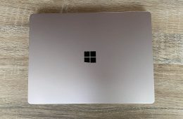 Microsoft Surface Laptop Go