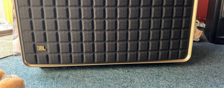 JBL Authentics 500