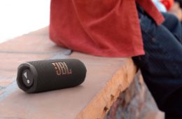 JBL Flip 7 and Charge 6