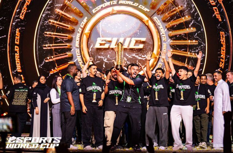 Team Falcons EWC 2025 pay to win