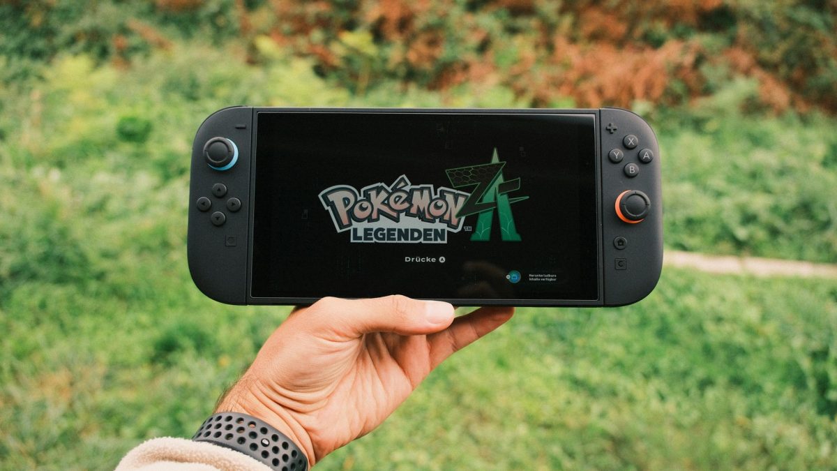 Analyst: Sony’s Disc-Free PS5 Shift Won’t Change Nintendo’s Physical Strategy
